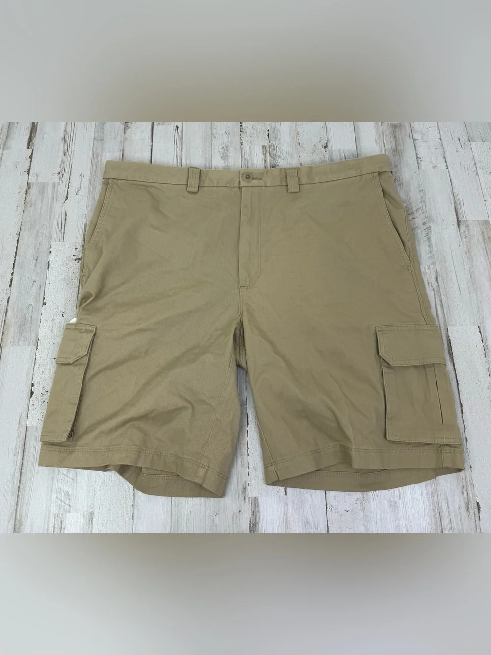 Haggar Mens Cotton Cargo Shorts Khaki Tan 42 Comfort 10” NWT
